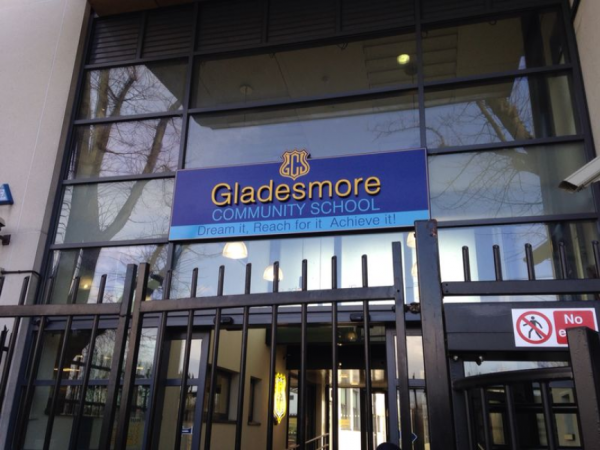 External school signage project for Gladesmore Community School